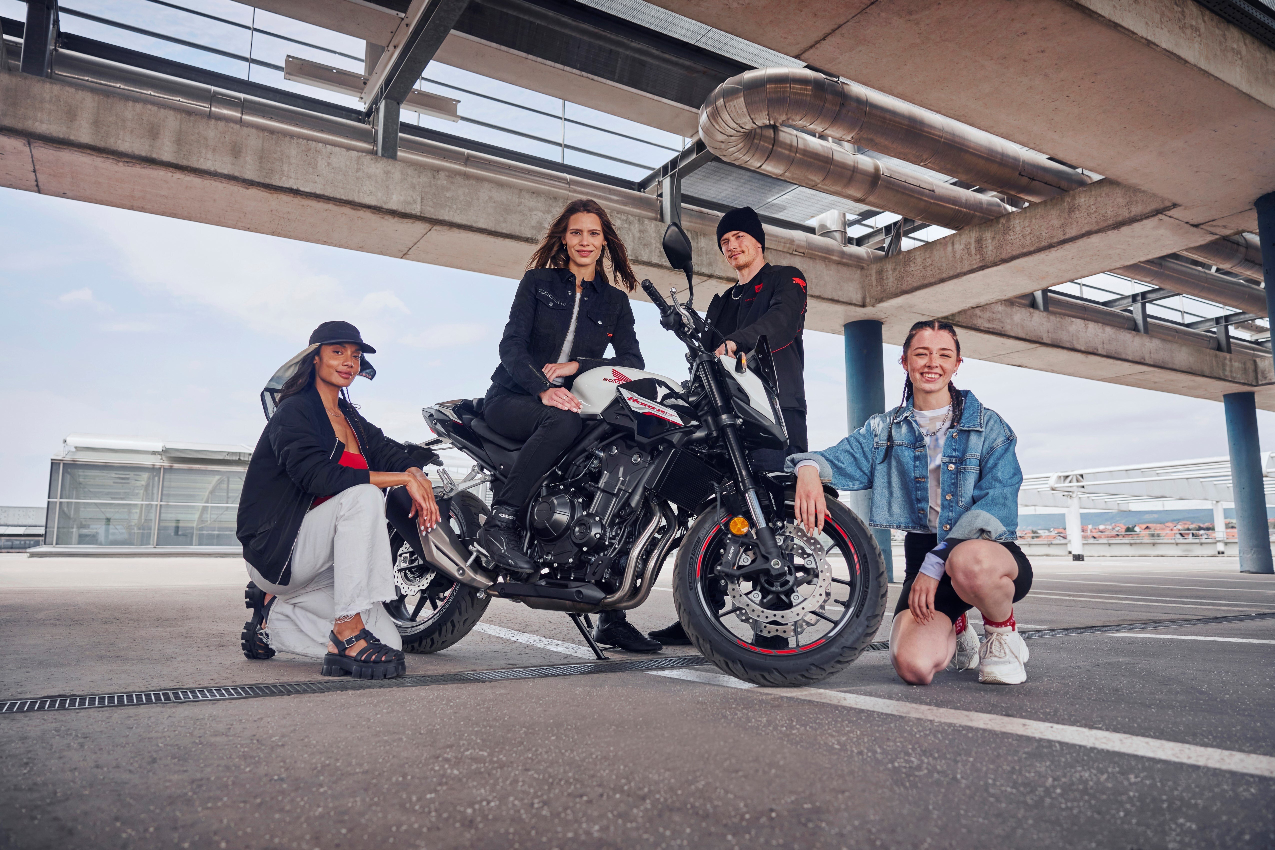 458299_24YM_CB500_HORNET