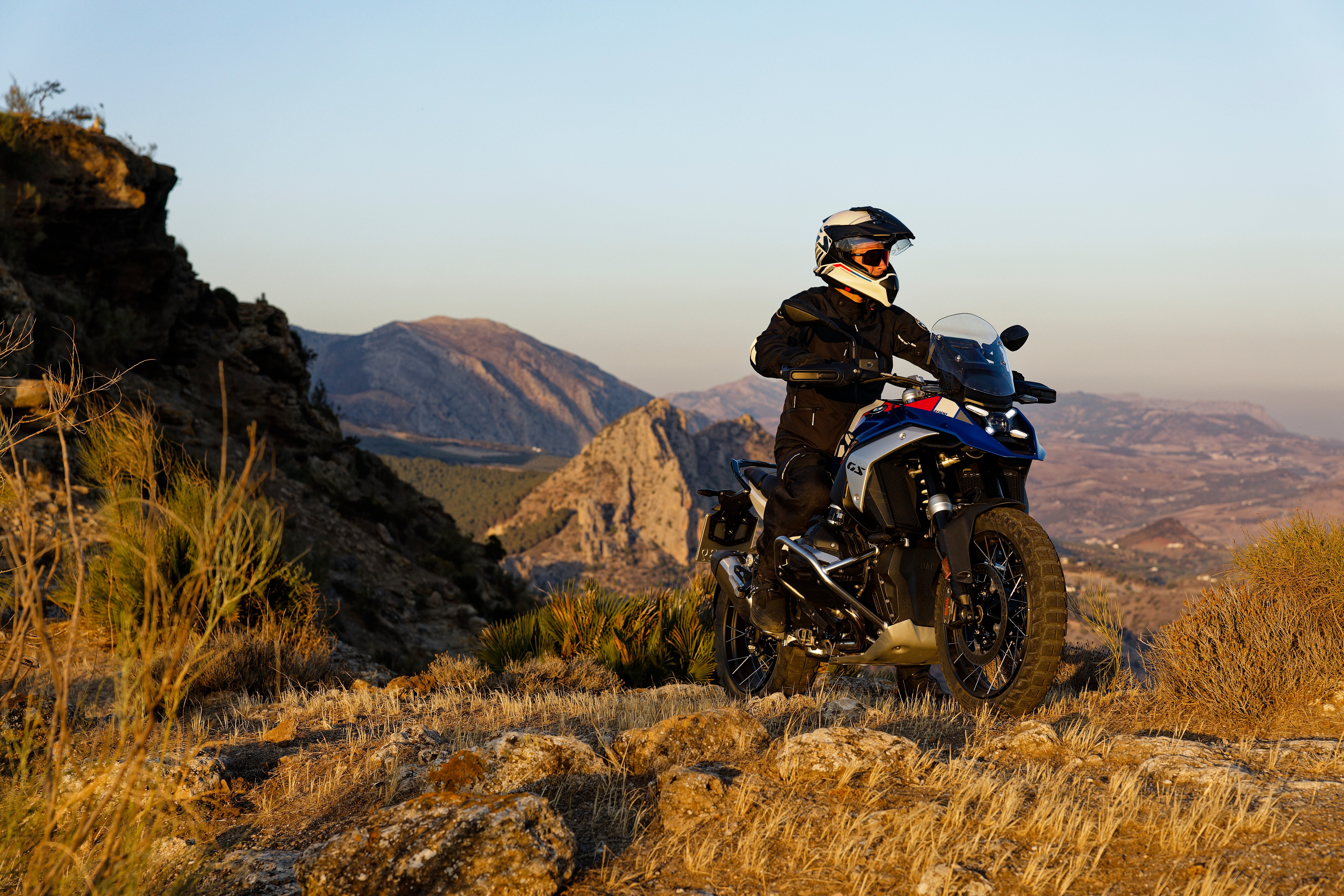 P90530078_highRes_bmw-r-1300-gs-gs-tro