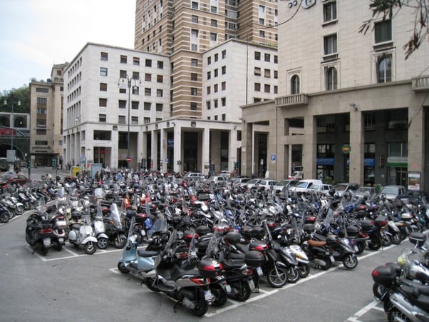 scooter in città